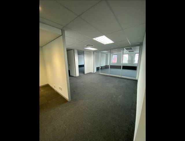 1,128M² OFFICE TO LET IN WOODSTOCK